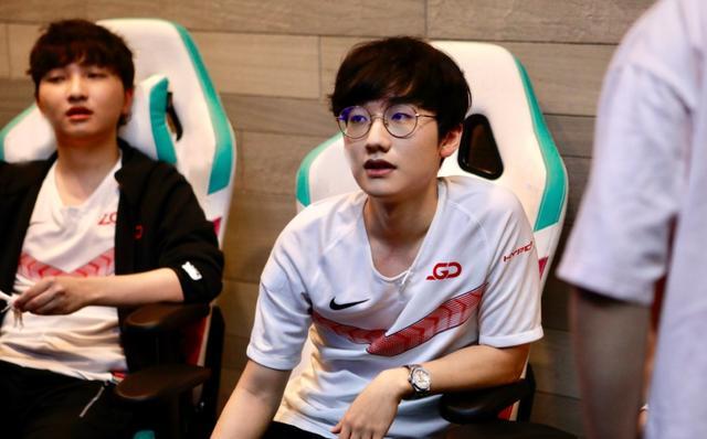 考虑多个因 考虑多个因