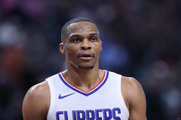 记者：杨皓宇随申花队出征亚冠广岛客场，李可因伤没有随队